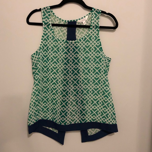 💕Charming Top💕 - Picture 2 of 7